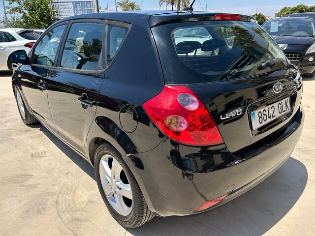 KIA CEED COMFORT 1.4 SPANISH LHD IN SPAIN 118000 MILES SUPERB LITTLE CAR 2009